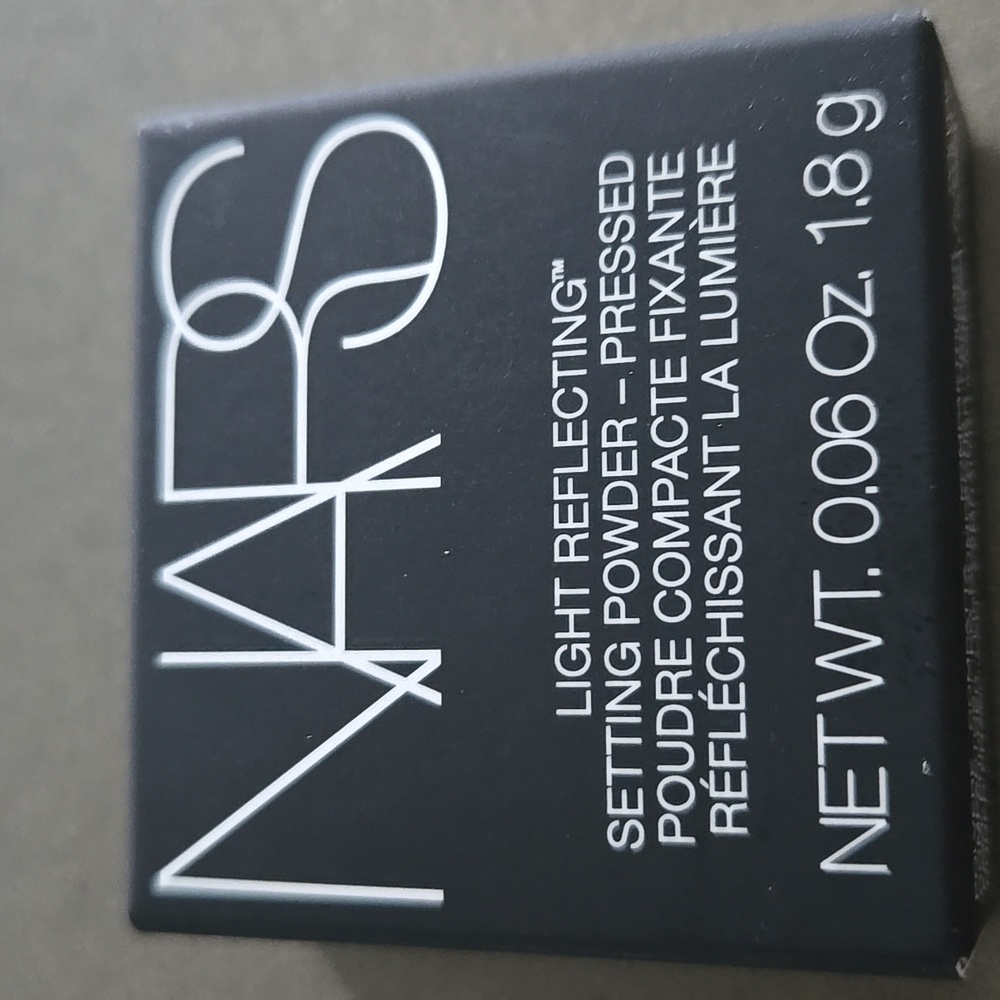 New In Box NARS Light Reflecting setting Powder Press Powder Compact Mini Trvl - Picture 5 of 9